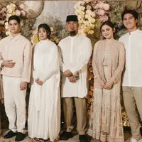 Syifa Hadju di Pengajian Tujuh Bulanan Alyssa Daguise didampingi El Rumi. [@alyssadaguise]