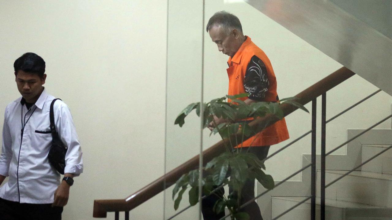 FOTO: KPK Dalami Peran Ayah Bupati Bekasi dalam Kasus Suap Proyek