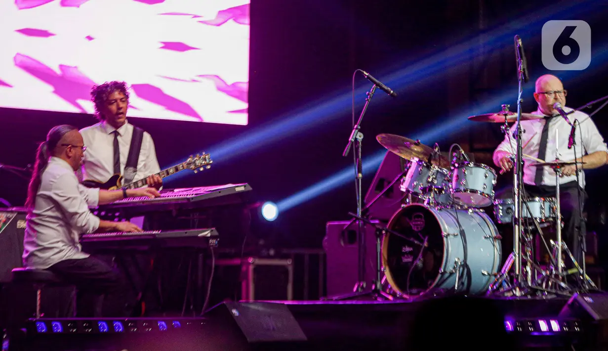 Java Jazz Festival tahun ini menghadirkan sebanyak 140 musisi lokal dan internasional di 12 panggung megah. (Liputan6.com/Faizal Fanani)