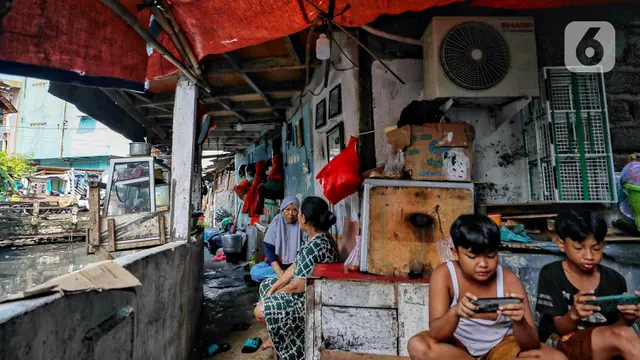 Potret Nyata Kemiskinan di Balik Megahnya Kota Jakarta