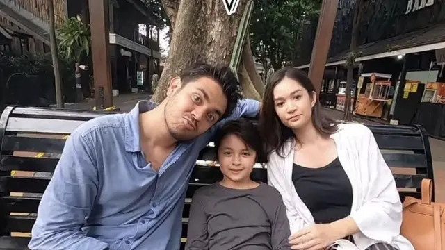 Hamil Anak Laki-laki, Ini 6 Potret Faradilla Yoshi Bersama Suami dan Putra Sambung