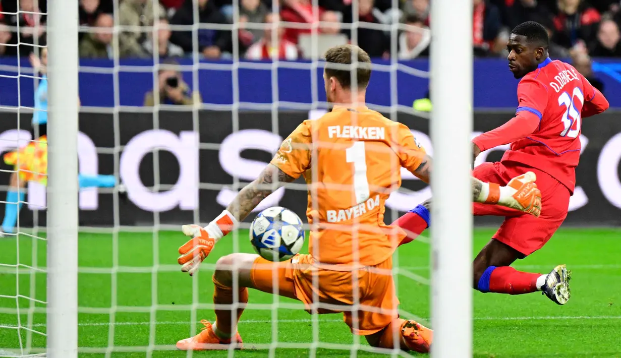 Pada menit ke-66, tendangan terukur Ousmane Dembele kembali menambah keunggulan PSG. (INA FASSBENDER/AFP)