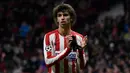 4. Joao Felix (Atletico Madrid) - Permainan apiknya bersama Benfica membuat Felix dengan cepat disebut sebagai penerus Cristiano Ronaldo. Pemain berusia 20 tahun asal Portugal ini masih punya banyak waktu untuk menjadi sehebat Ronaldo. (AFP/Pierre-Philippe Marcou)