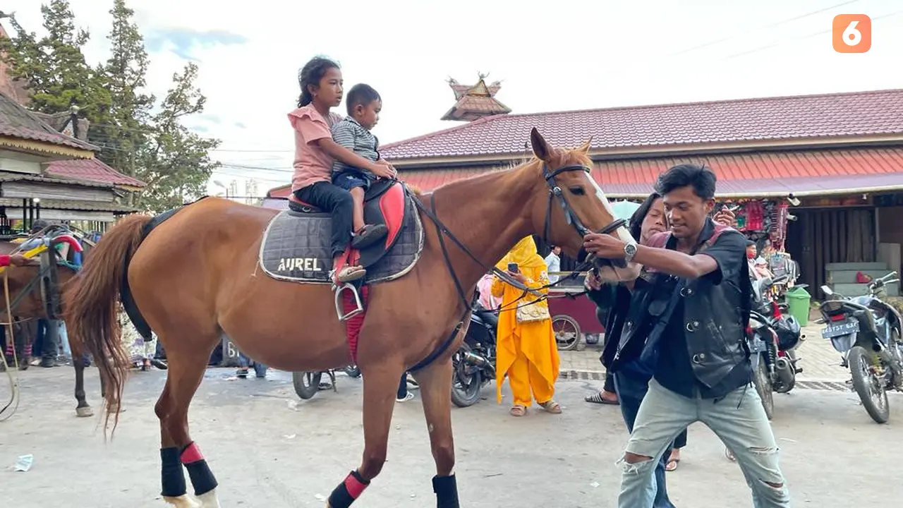 Berkuda di Berastagi