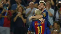 Messi dan Neymar merayakan gol yang dicetak ke gawang Celtic (Reuters/Paul Hanna)