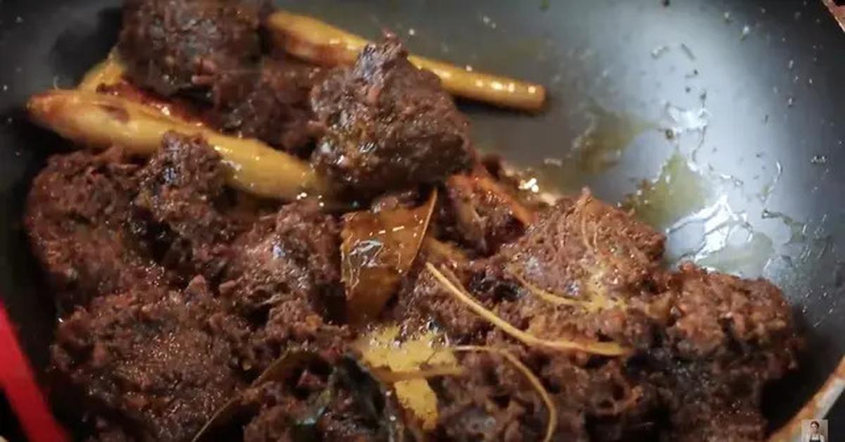 Trik Memasak Rendang Agar Rasa Nendang Bak Rumah Makan Padang
