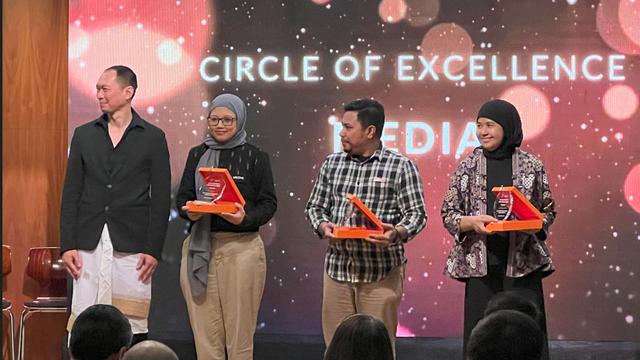 Liputan.com Terima Penghargaan Circle of Excellence sebagai Media yang Membersamai Wahana Visi Indonesia (16/11/2023). Foto: WVI.
