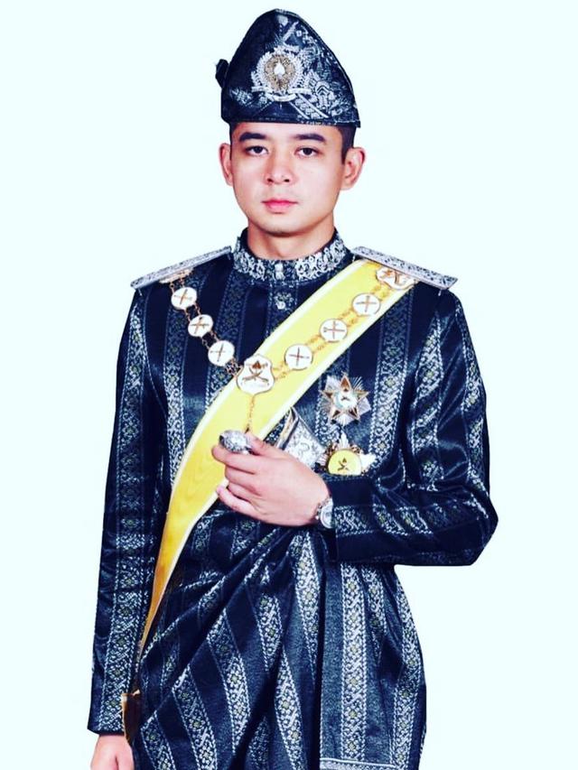 Potret Tengku Hassanal, Putra Mahkota Sultan Pahang Malaysia. (Sumber: Instagram/this.7)