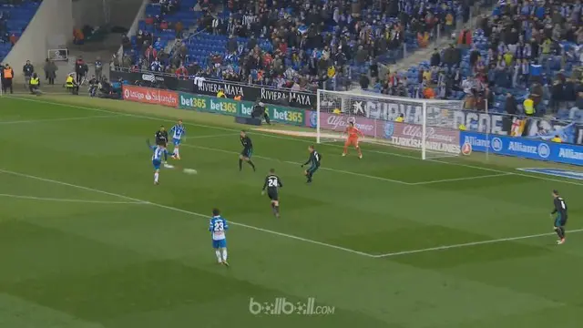 Berita video gol Espanyol dalam highlights kemenangannya atas Real Madrid 1-0 dalam lanjutan La Liga 2017-2018. This video presented by BallBall.