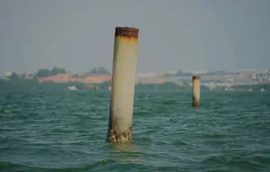 Misteri Pancang-Pancang Beton Laut Batam