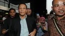 Mantan Kepala Staf TNI Angkatan Udara (Kasau) Marsekal (Purn) Agus Supriatna menjawab pertanyaan wartawan usai menjalani pemeriksaan di gedung KPK, Jakarta, Rabu (6/6). (Merdeka.com/Dwi Narwoko)