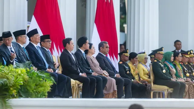 Ketua DPR RI Puan Maharani saat menghadiri pelantikan Perwira TNI/Polri 2025 di halaman Istana Merdeka, Jakarta pada Rabu (23/7/2025).