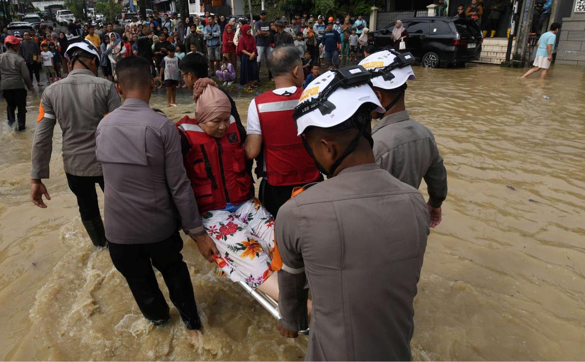 Banjir di Vila Nusa Indah Bogor