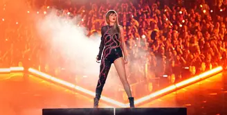 Taylor Swift memulai Tur Era di Glendale, Arizona. Taylor Swift memecahkan rekor dengan tur tersebut, berhasil menjual 2,4 juta tiket dalam 1 hari. Foto: Instagram.