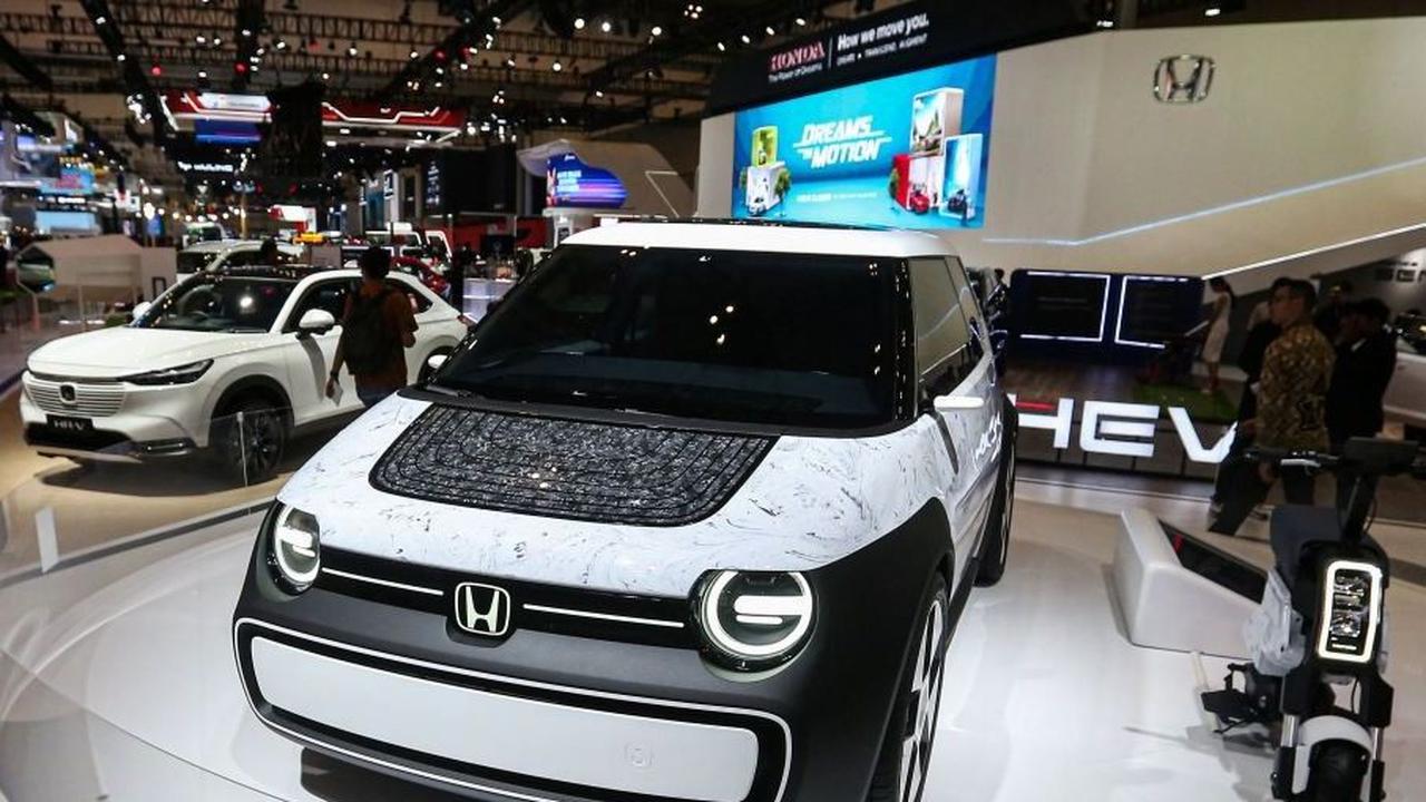 Dalam pameran yang berlangsung dari tanggal 18 hingga 28 Juli 2024 ini, Honda memperkenalkan berbagai inovasi terbaru yang mengusung teknologi ramah lingkungan. Foto: Liputan6.com / Angga Yuniar<br>
