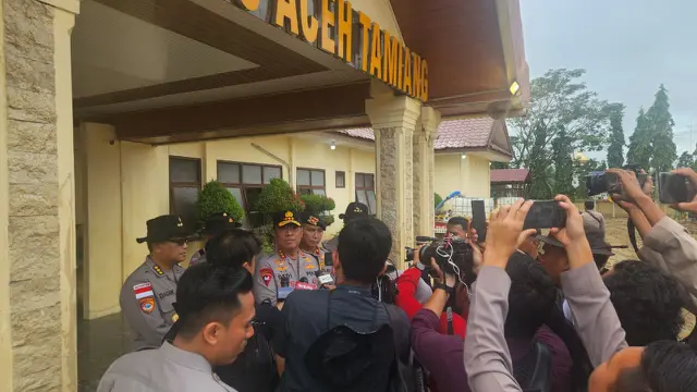 Strategi Polri Bantu Aceh Tamiang: Buka Jalur Logistik hingga Kirim Ratusan Kendaraan