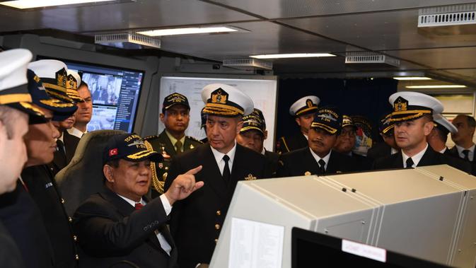 Menhan Prabowo juga melakukan kunjungan lapangan ke Armada Utama Angkatan Laut Turki di Gölcük, Kocaeli. (Dokumentasi Kedutaan Besar Ankara)