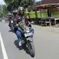 Pengendara RX King saat melakukan touring (rockblitar.com)