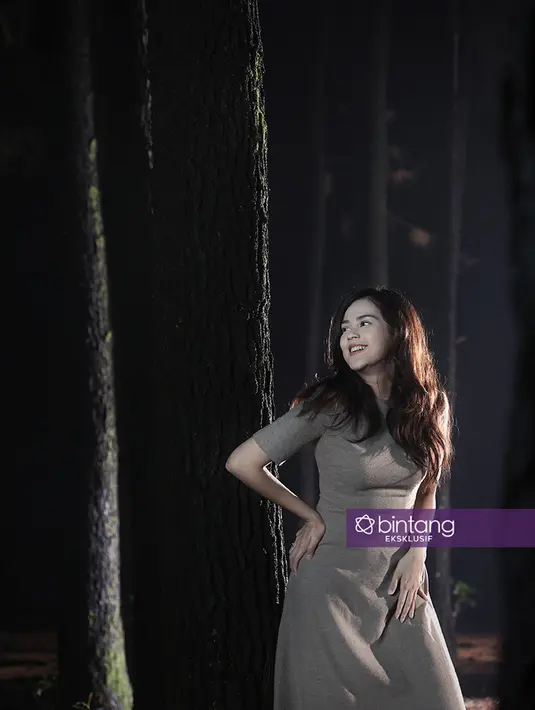 Lantas seperti apa kriteria cowok yang diharapkan oleh bintang sinetron Catatan Hati Seorang Istri 2 yang pernah dikabarkan dekat dengan Omar Daniel itu. Begitu juga saat tak kunjung datang, ia rela dijodohkan. (Bambang E. Ros/Bintang.com)