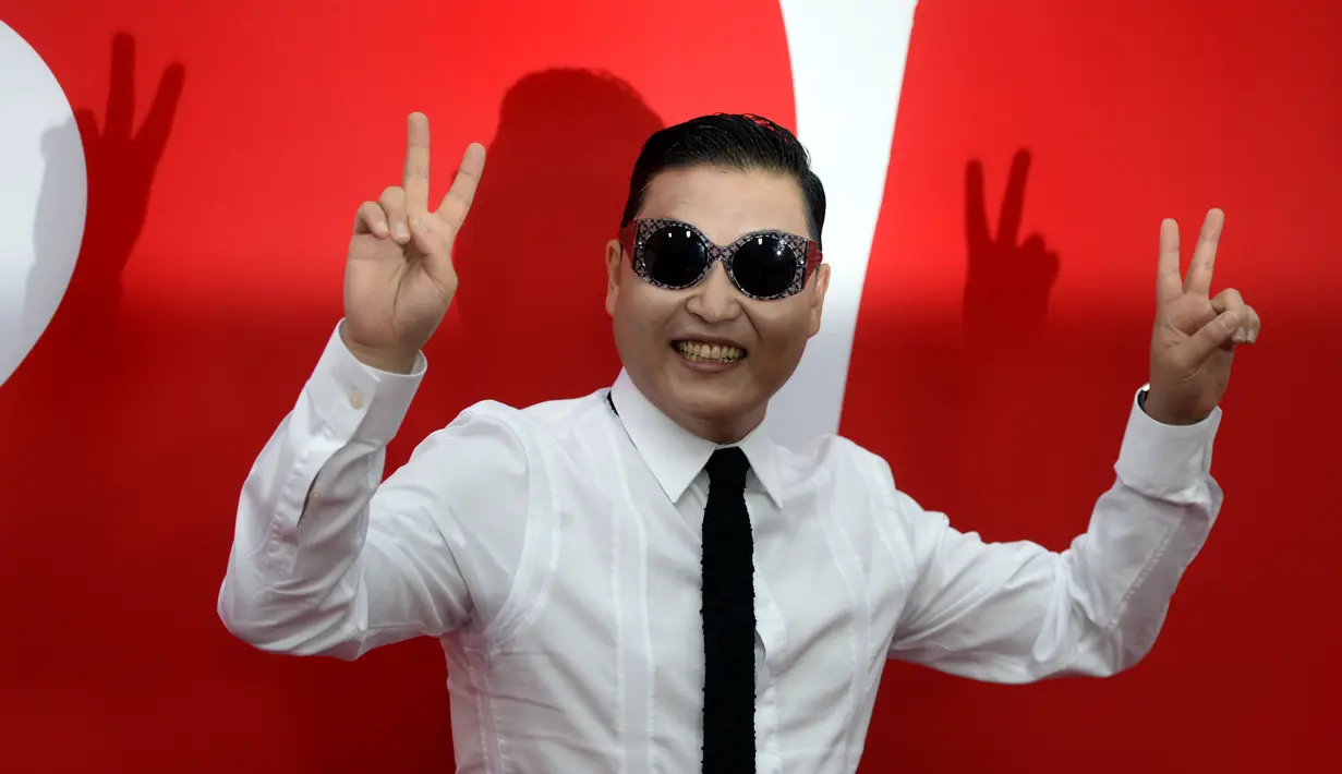 Psy meraih sukses melalui album pertamanya ‘Psy 6 (Six Rules) Part 1’ yang membawa Psy menjadi sorotan dunia dengan hits ‘’Gangnam Style’. (Bintang/EPA)
