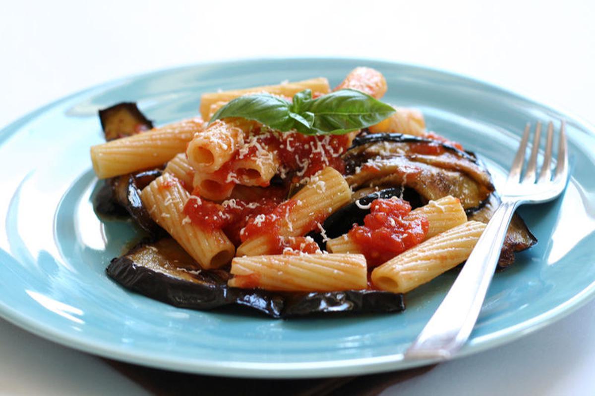 Ilustrasi Pasta alla Norma