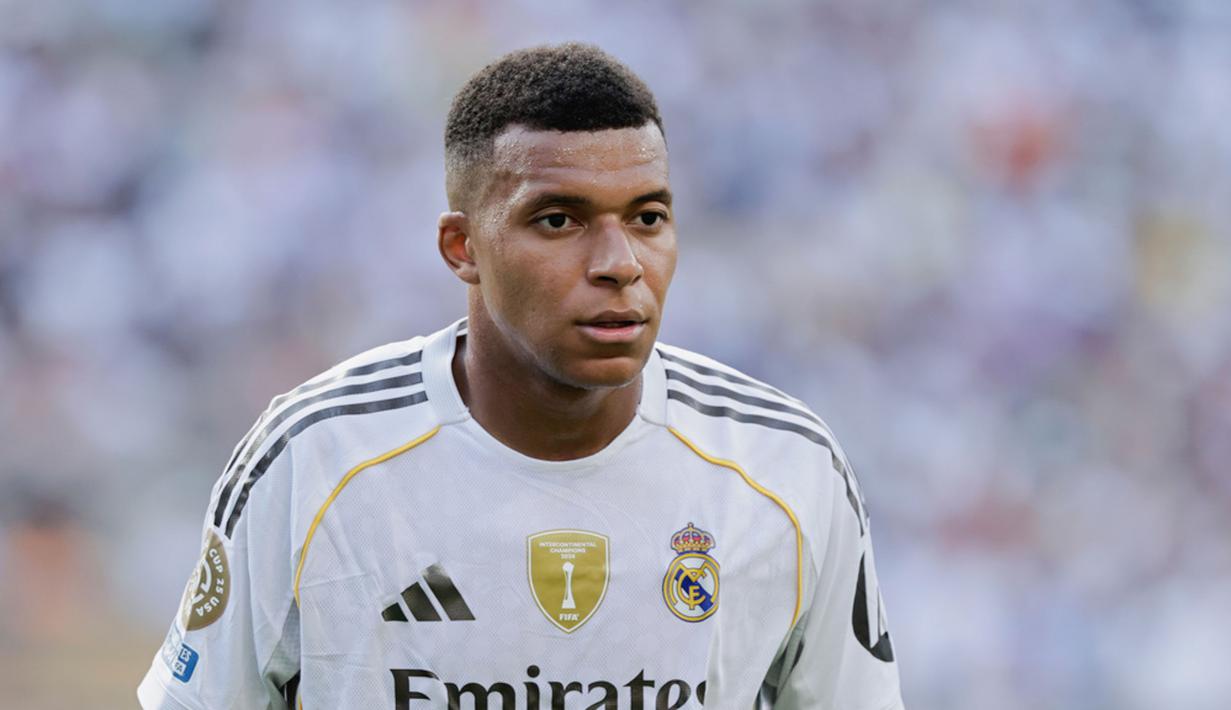 Mbappe yang tampil 90 menit penuh hanya mampu melepas empat tembakan, dan cuma satu yang tepat sasaran. Itu pun tak membahayakan gawang PSG. (AP Photo/Adam Hunger)