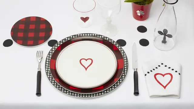 Peralatan Makan dari Check'N' Dior Bikin Makan Malam Valentine Makin Romantis