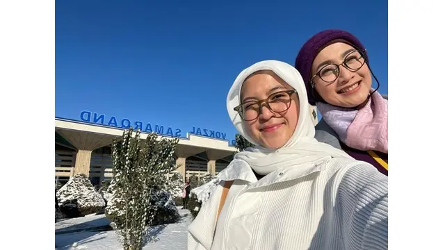 6 Potret Desy Ratnasari Liburan Bareng Anak di Uzbekistan, Kompak Banget