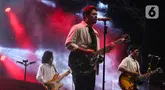 Musisi Nadhif Basalamah saat tampil menghibur para penonton Pertamina Weekend Fest 2024 di QBig, Kabupaten Tangerang, Banten, Minggu (7/7/2024). (Liputan6.com/Angga Yuniar)