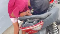 Viral Bocah Perempuan di Sukabumi Kecanduan Hirup Bensin