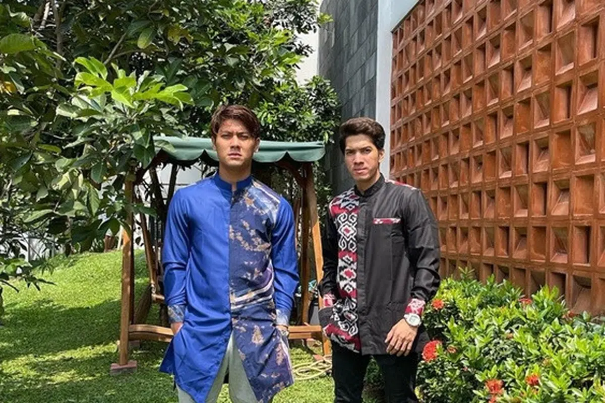 Jarang Tersorot, Ini 6 Potret Kebersamaan Rizky Billar dan Kakaknya