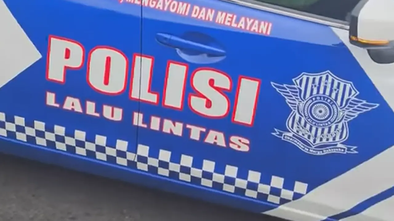 Viral Mobil Patwal Senggol Kendaraan Warga