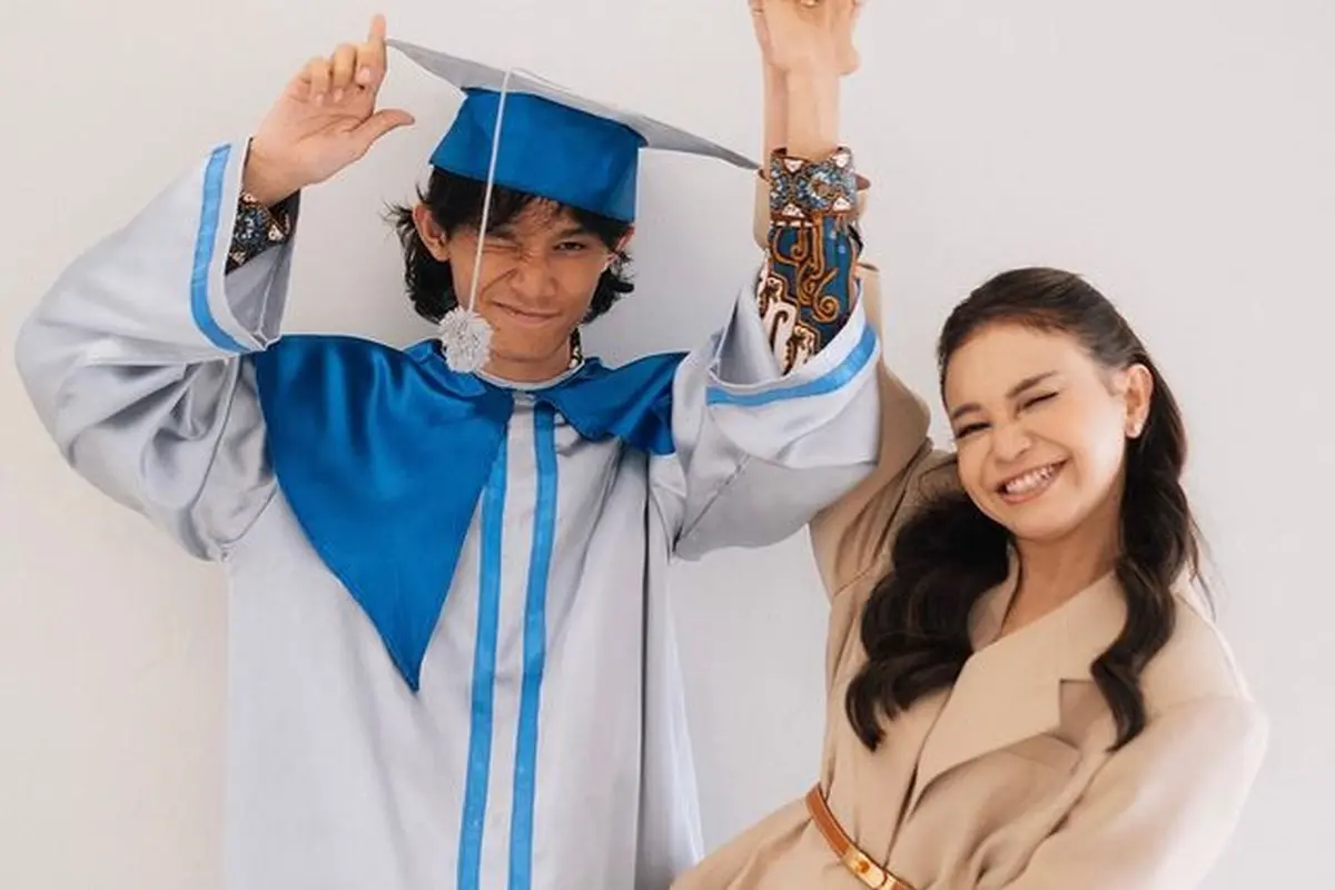 [Fimela] Rossa dan Rizky Langit Ramadhan