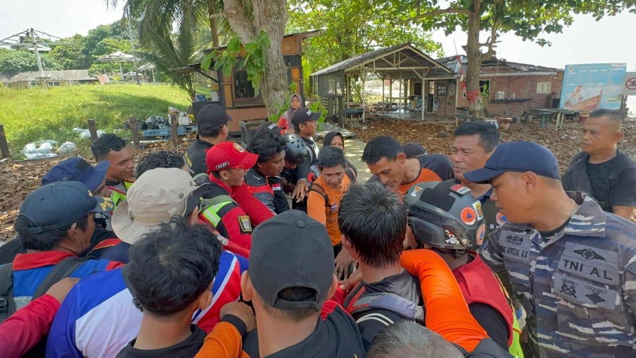 TNI AL dan Tim SAR Gabungan Temukan Korban Tenggelam di Perairan Melawai