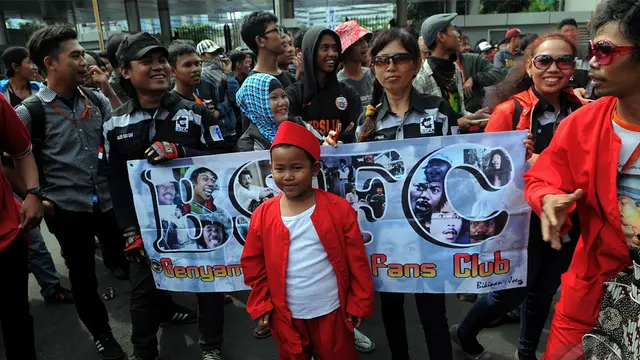 Ratusan Fans Benyamin Sueb Tuntut Bubarkan YKS