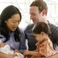 Potret Mark Zuckerberg bersama sang istri, Priscilla Chan dan putri pertama Max, serta putri kedua yang baru lahir: August. Foto; Facebook