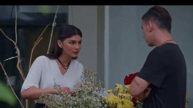 Jeff Smith dan Jihane Almira dalam film How Are You Really? (YouTube/Falcon)