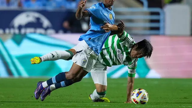 Oscar Bobb, Man City