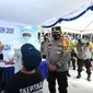 Kakorlantas Polri Irjen Pol Istiono saat melakukan peninjauan pelaksanaan Operasi Lilin 2020 dan memantau pelaksanaan tes swab antigen terhadap pemudik di Rest area KM 575, Ngawi, Jawa Timur. (Ist)