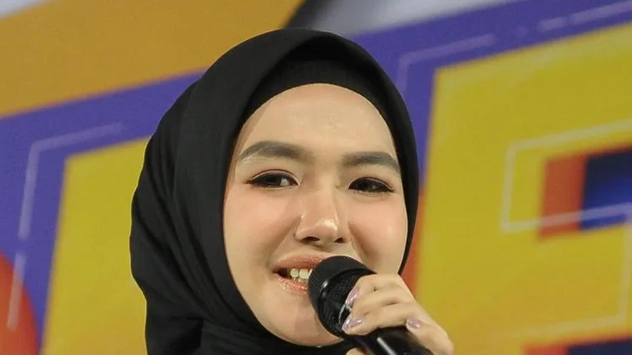Open Mic: Lucu dan Romantis Kisah Cinta Istri Bupati Taliabu, Zahra Yolanda