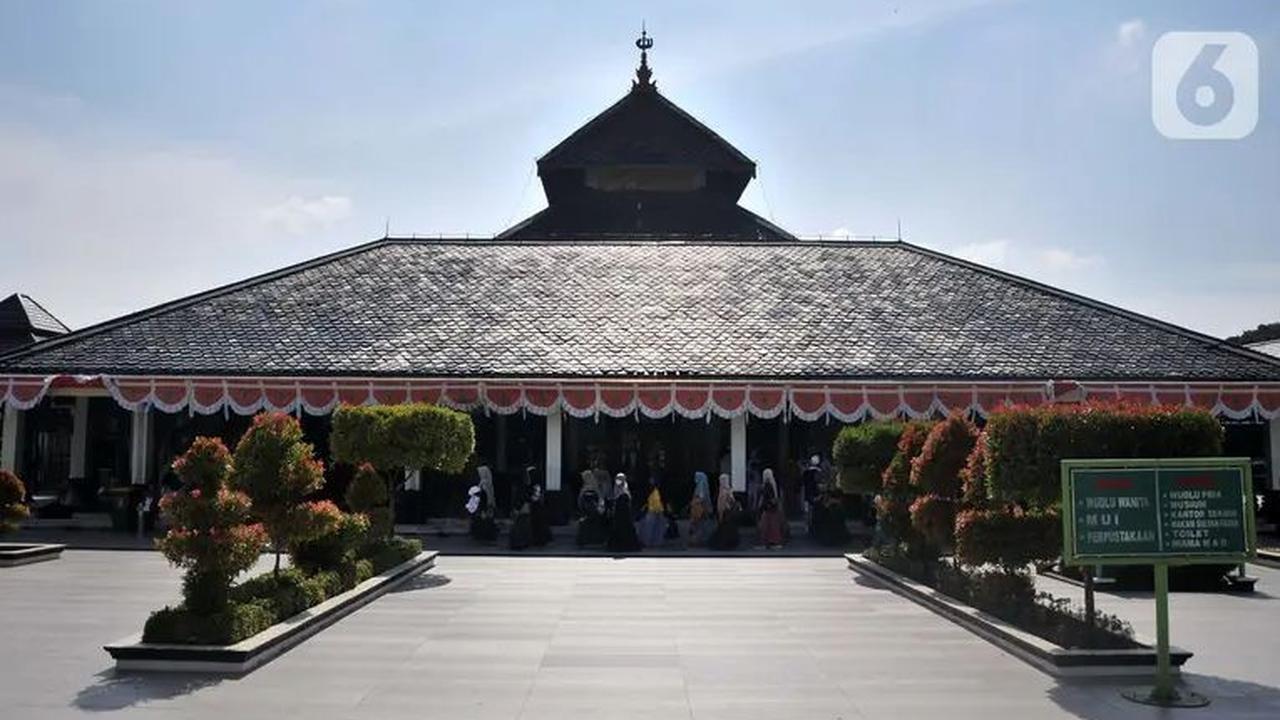 <b>Kerajaan Bercorak Islam Pertama</b>