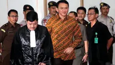 Wakil Gubernur DKI Jakarta Djarot Saiful Hidayat menegaskan pasrah dengan keputusan hakim mengenai vonis yang akan di jatuhkan dalam sidang Ahok. 
