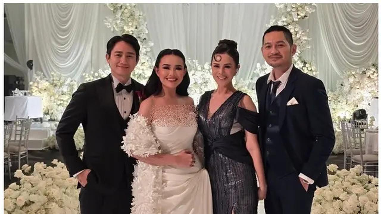 8 Potret Tamu Artis di Pernikahan Amanda Manopo dan Kenny Austin yang Digelar Privat