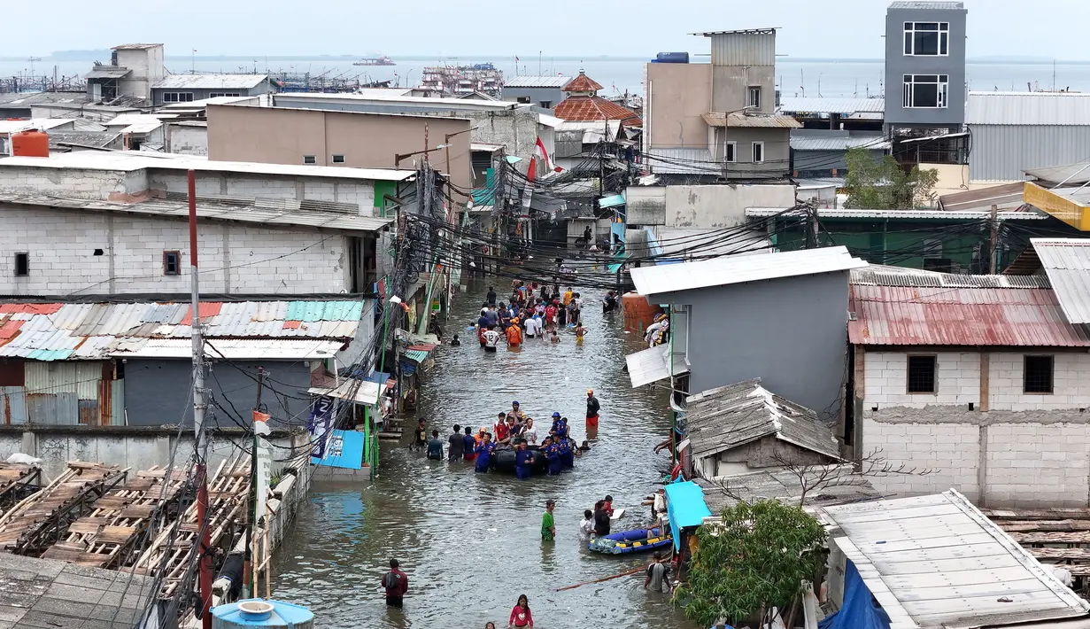 Banjir pesisir yang kesekian kalinya pada 2024 ini dianggap sebagai yang terparah. (merdeka.com/Arie Basuki)