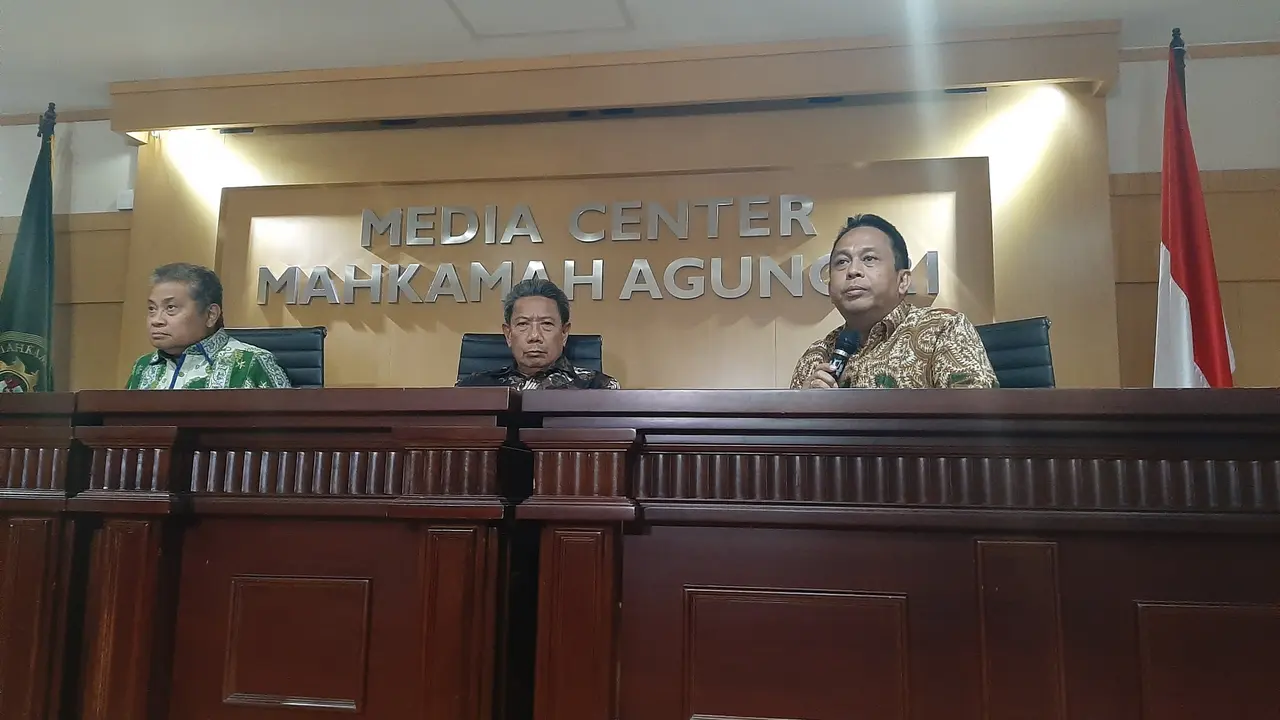 Juru Bicara Mahkamah Agung (MA), Andi Samsan menyeselkan atas penyerangan terhadap hakim oleh pengacara Tommy Winata di Jakarta Pusat.