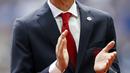 Gaya pelatih Arsenal, Arsene Wenger saat laga melawan Chelsea pada Community Shield 2017  di Wembley Stadium, London, (6/8/2017). Arsenal menang lewat adu penalti 4-1. (AFP/Kirsty Wigglesworth)