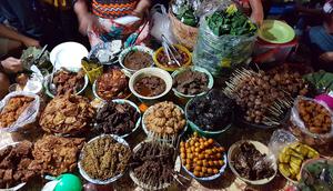 Pilih nasi Padang atau warteg untuk makan sehat yang terjangkau. Porsi yang pas dengan lauk sehat seperti ikan bakar dan sayuran dapat membantu mencegah kolesterol tinggi dan diabetes (Foto: Aditya Eka Prawira/Liputan6.com)