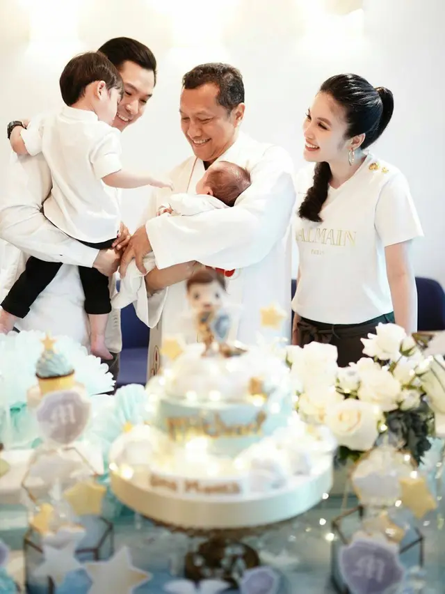 Sandra Dewi dan Keluarga