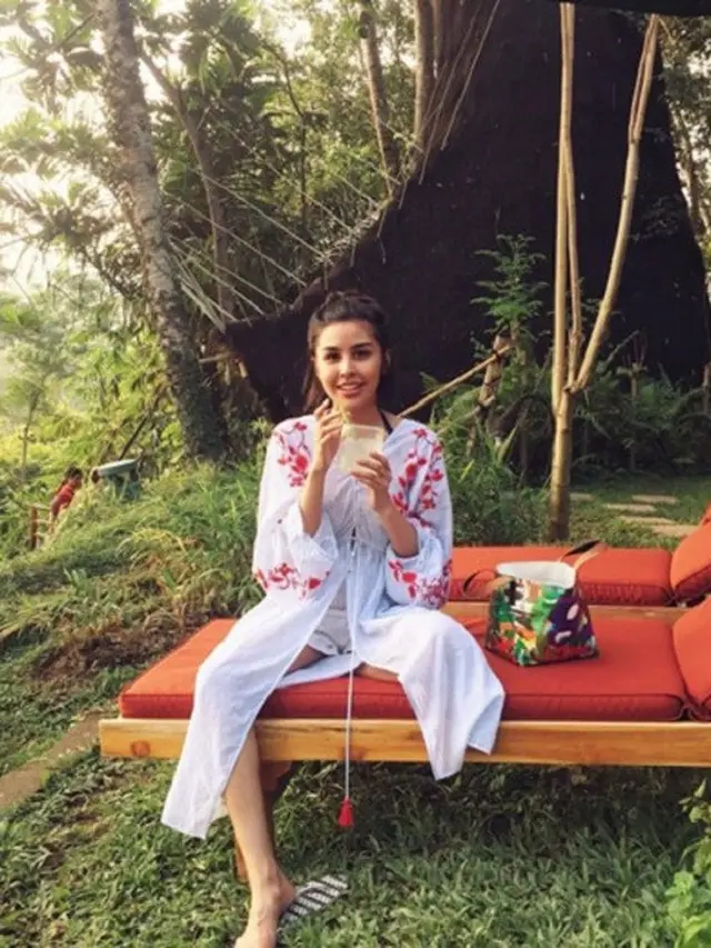 Foto Adara Taista Menantu Hatta Rajasa, yang Meninggal karena Kanker Melanoma.