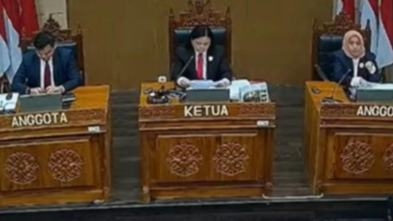 VIDEO: Hakim KIP Tarik Urat, Bicara Nada Tinggi Cecar UGM soal KHS Jokowi di Sidang Ijazah